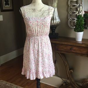 Cute and cool juniors floral sundress.
